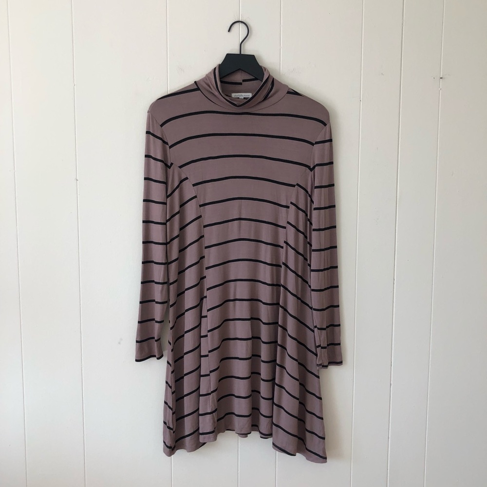 BRAND NEW CHARLOTTE RUSSE STRIPE TURTLENECK TOP